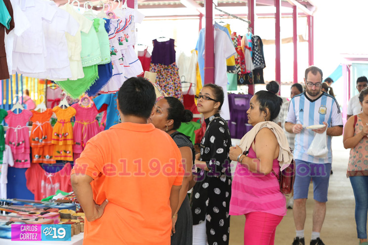 Parque de Ferias dedic&oacute; espacio a la Zapater&iacute;a, Talabarter&iacute;a y Costura Nicarag&uuml;ense