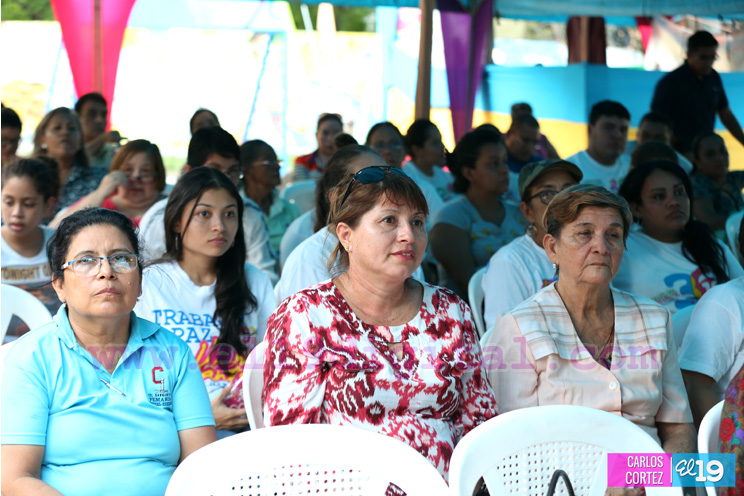 Develan placa en honor al h&eacute;roe y m&aacute;rtir William D&iacute;az Romero