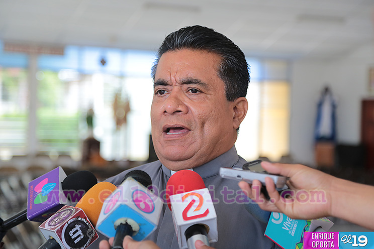 Monse&ntilde;or Bismarck Carballo
