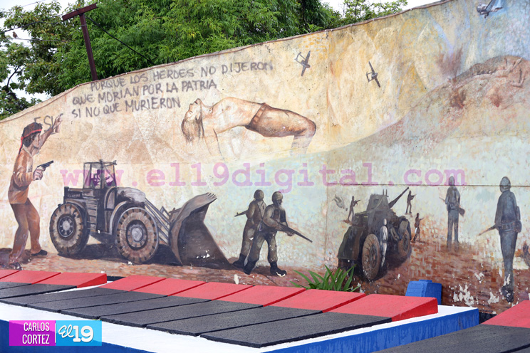 Honran la memoria de los Héroes y Mártires de la Colina 110