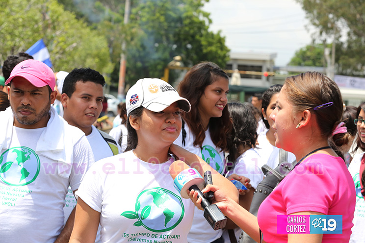 Universitarios marchan para hacer conciencia sobre el cuido y protecci&oacute;n de nuestro Medio Ambiente
