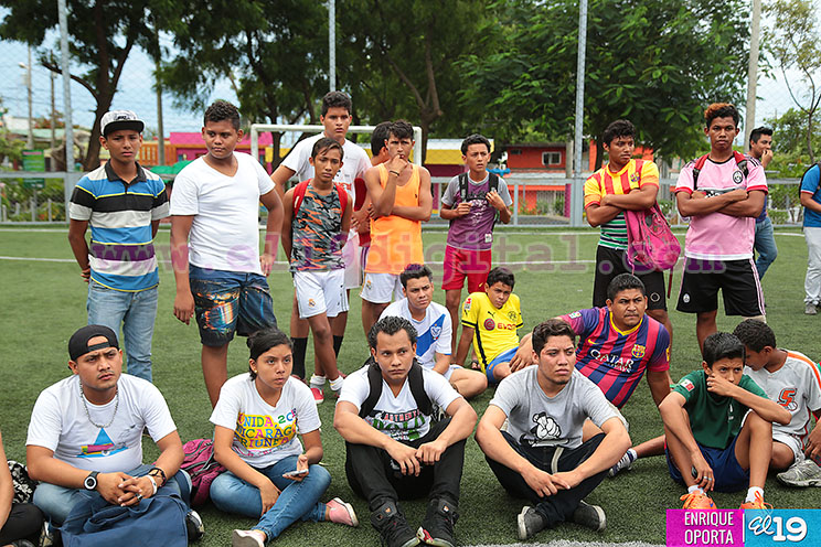 Miembros Club Deportivo Walter Ferreti imparten charla motivacional a j&oacute;venes nicarag&uuml;enses