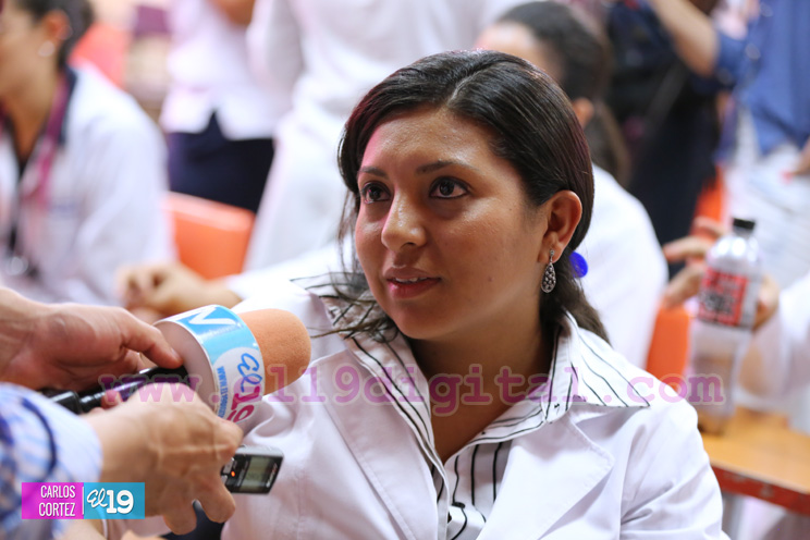 Hospital Bertha Calder&oacute;n organiza conversatorio de mujeres profesionales de la salud
