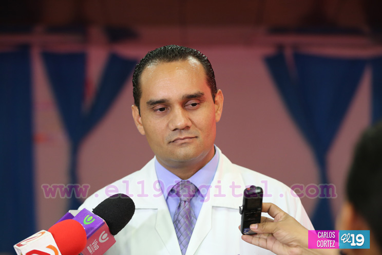 Hospital Bertha Calder&oacute;n organiza conversatorio de mujeres profesionales de la salud