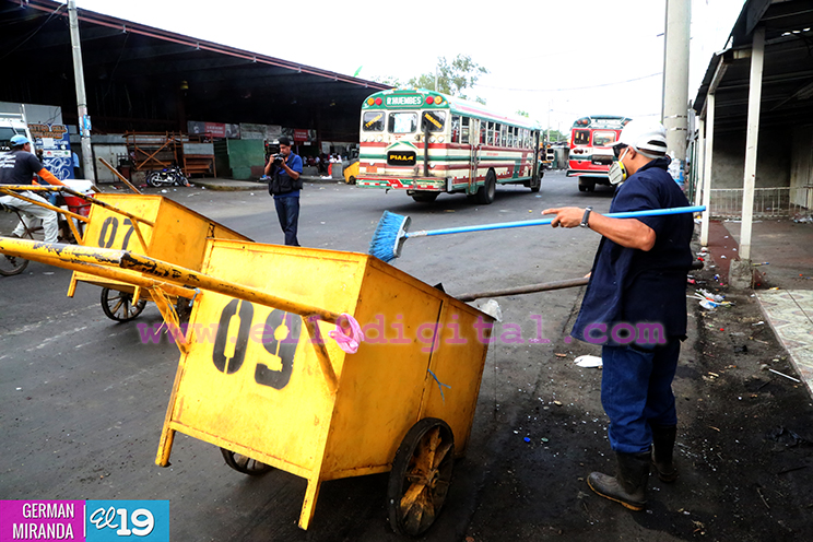 Comerciantes del Roberto Huembes comprometidos con manejo responsable de la basura
