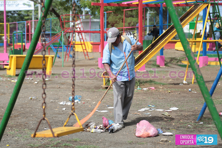 Parques de la capital lucen m&aacute;s limpios