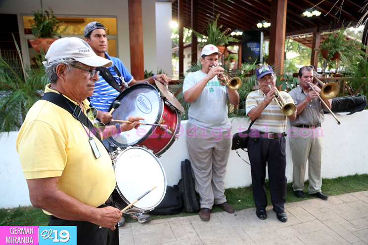 Ranchitos Culturales cantan a mamá