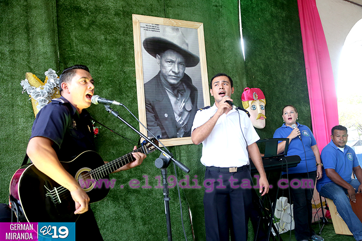 Protagonizan alegre caminata en Managua en saludo al General Sandino