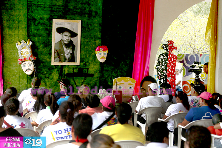 Protagonizan alegre caminata en Managua en saludo al General Sandino