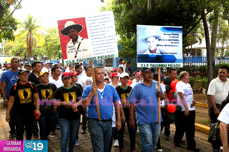 Protagonizan alegre caminata en Managua en saludo al General Sandino
