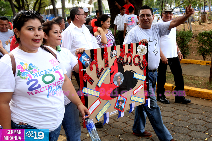 Protagonizan alegre caminata en Managua en saludo al General Sandino