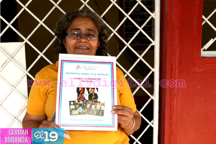 Contin&uacute;a jornada de titulaci&oacute;n en honor a las madres nicarag&uuml;enses
