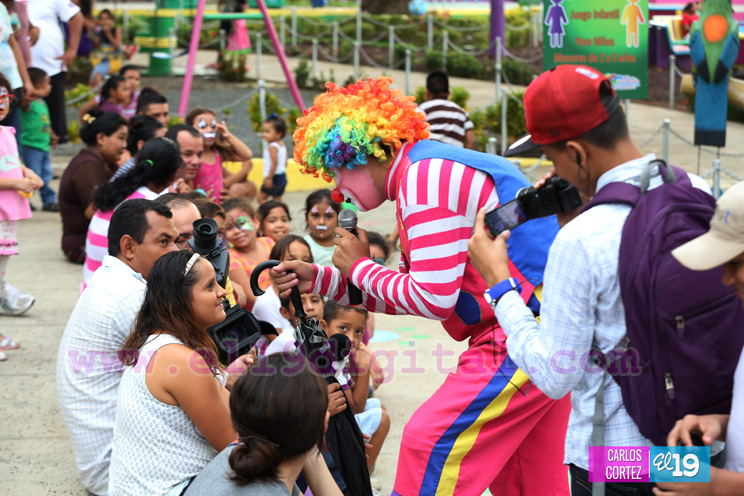 Colorida y pintoresca jornada en honor a las madres en parque Los Mara&ntilde;ones
