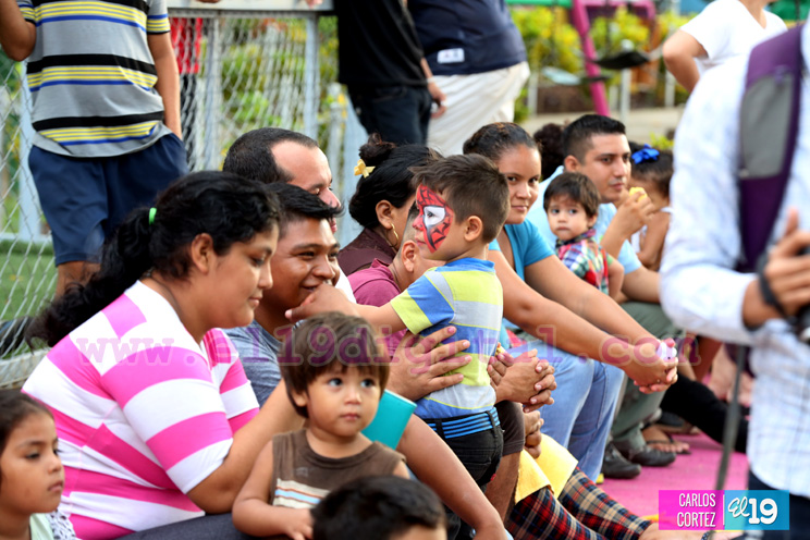 Colorida y pintoresca jornada en honor a las madres en parque Los Mara&ntilde;ones