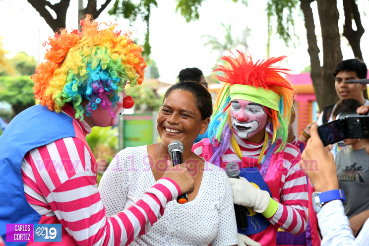 Colorida y pintoresca jornada en honor a las madres en parque Los Mara&ntilde;ones