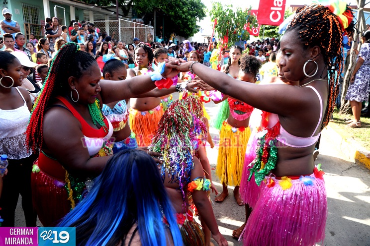 Carnaval en Bluefields: Música, color y tradición en las alegres comparsas del Palo de Mayo