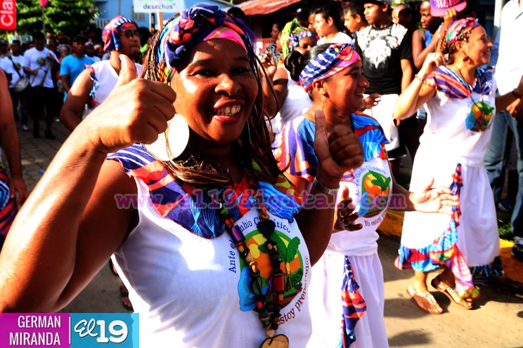 Carnaval en Bluefields: Música, color y tradición en las alegres comparsas del Palo de Mayo