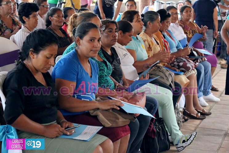 Gobierno Sandinista entrega bonos para potenciar capacidades productivas a mujeres cooperativistas del norte