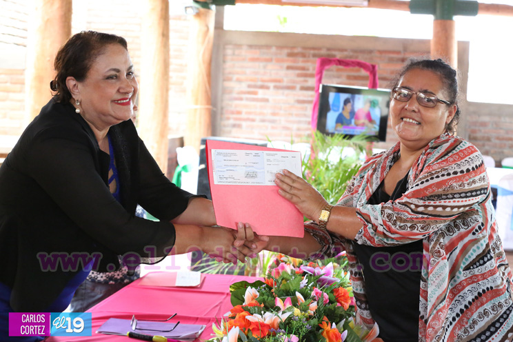 Gobierno Sandinista entrega bonos para potenciar capacidades productivas a mujeres cooperativistas del norte