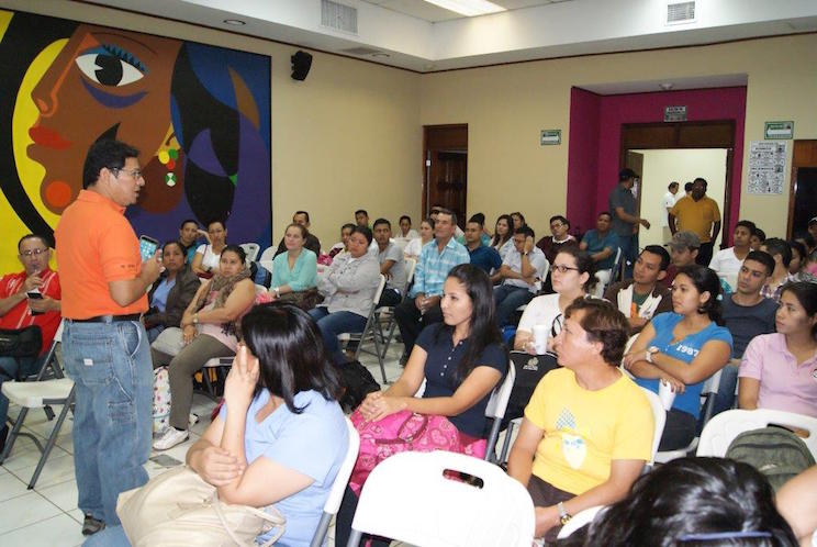 M&eacute;dicos y enfermeras se dirigen hacia zonas remotas de nuestro pa&iacute;s cargados de entusiasmo y compromiso con la salud del pueblo