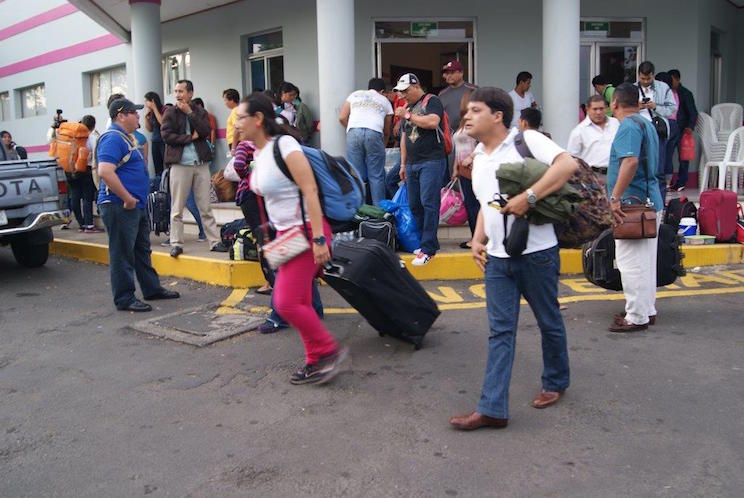 M&eacute;dicos y enfermeras se dirigen hacia zonas remotas de nuestro pa&iacute;s cargados de entusiasmo y compromiso con la salud del pueblo