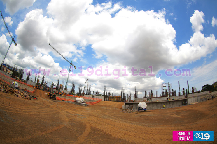 Denis Mart&iacute;nez visita construcci&oacute;n de nuevo Estadio Nacional de B&eacute;isbol