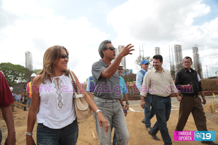 Denis Mart&iacute;nez visita construcci&oacute;n de nuevo Estadio Nacional de B&eacute;isbol
