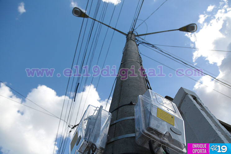 Enatrel inaugura proyecto de electrificaci&oacute;n en el barrio 19 de julio