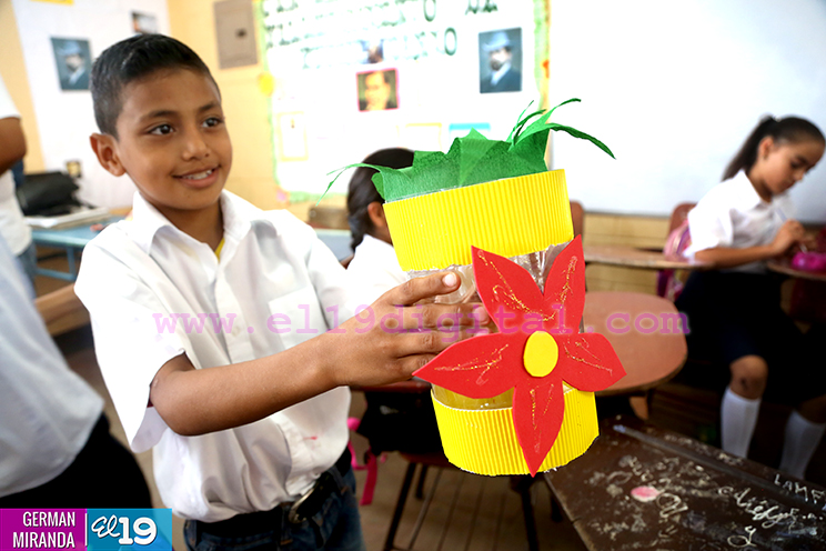 Un original regalo para mam&aacute; utilizando materiales reciclados