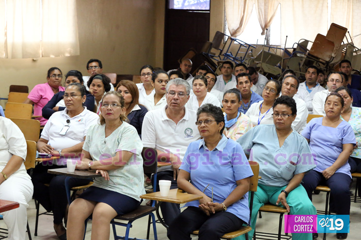 Personal médico del Hospital Antonio Lenin Fonseca charlan sobre cómo mejorar la atención