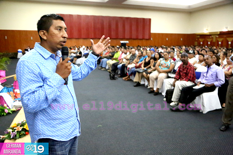 Empresari@s de Talleres y Peque&ntilde;os Negocios son certificados en su Primer Encuentro Nacional