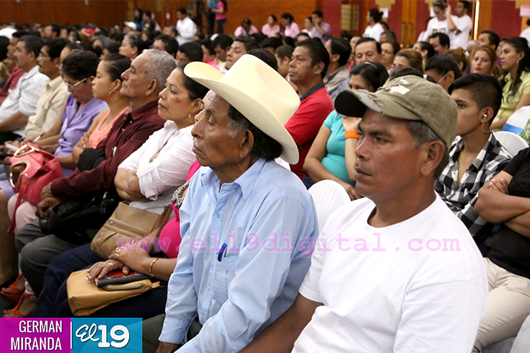 Empresari@s de Talleres y Peque&ntilde;os Negocios son certificados en su Primer Encuentro Nacional