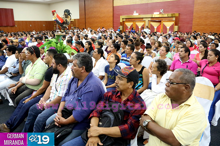 Empresari@s de Talleres y Peque&ntilde;os Negocios son certificados en su Primer Encuentro Nacional