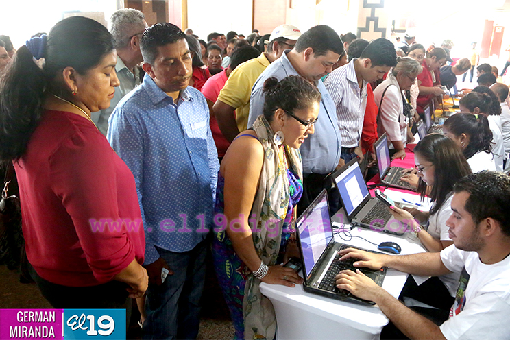 Empresari@s de Talleres y Peque&ntilde;os Negocios son certificados en su Primer Encuentro Nacional