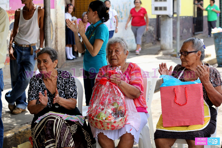 Alcaldía de Managua festeja a las madres comerciantes del Mercado Candelaria