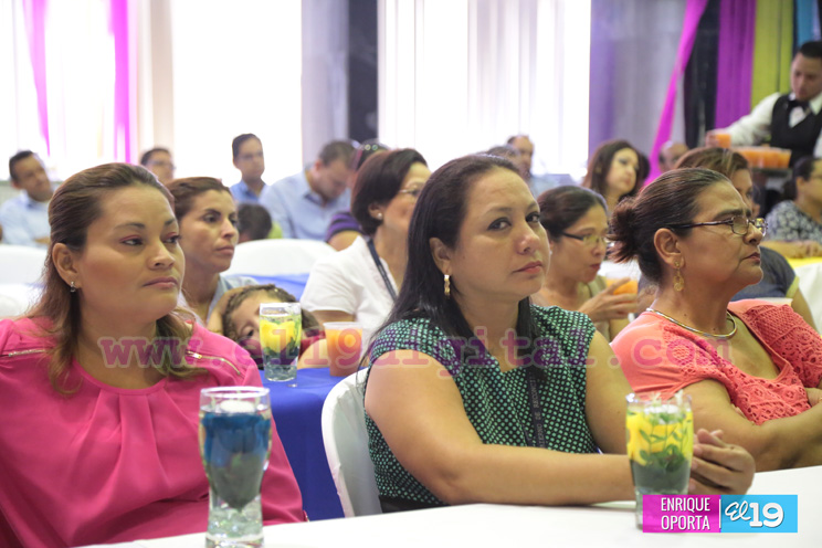 Secretar&iacute;a de la Presidencia festeja a las madrecitas