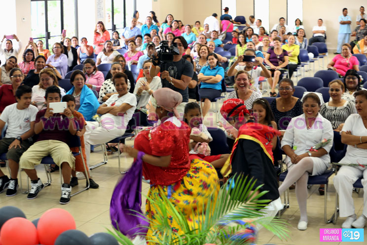 SILAIS-Managua rinde homenaje a las madres trabajadoras de la salud