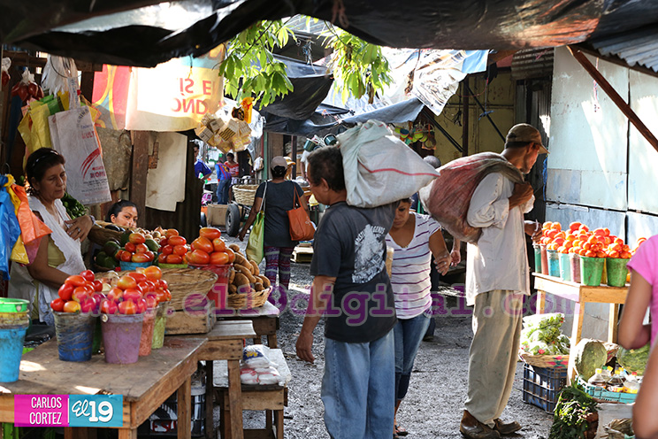 Autoridades municipales y comerciantes del Oriental abordan problema de la basura