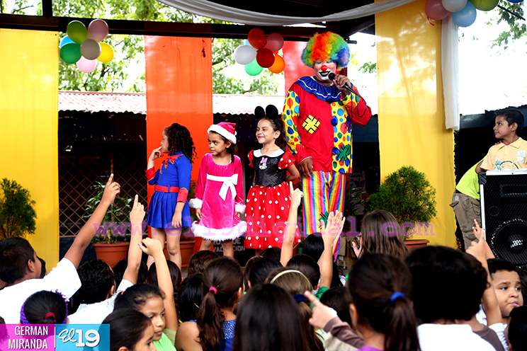 Colegio Santa Rosa celebra festival "Los Niños Nacen Para Ser Felices"