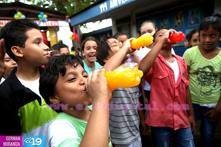 Colegio Santa Rosa celebra festival "Los Niños Nacen Para Ser Felices"