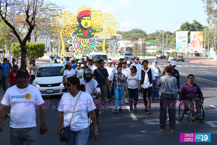 Caminando en solidaridad con las personas que conviven con el VIH/Sida