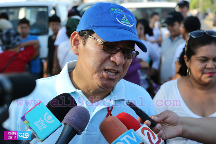 Caminando en solidaridad con las personas que conviven con el VIH/Sida