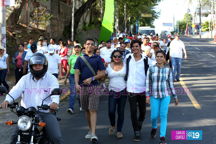 Caminando en solidaridad con las personas que conviven con el VIH/Sida