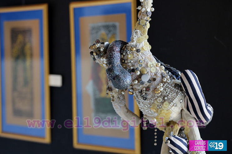 Inauguran exposición de artes plásticas en la capital