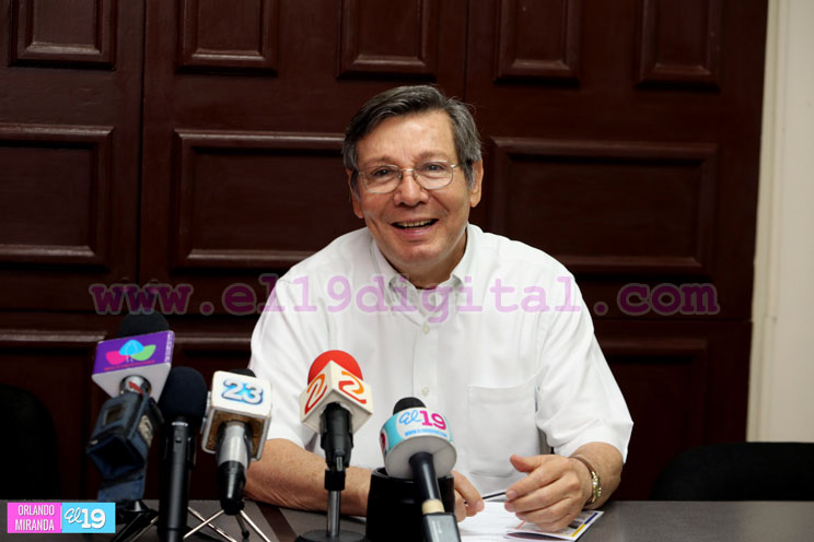 Firman contratos para construcci&oacute;n de carretera Mulukuk&uacute;-Siuna