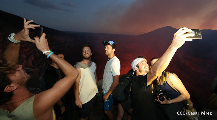 El impresionante lago de lava del Volc&aacute;n Masaya
