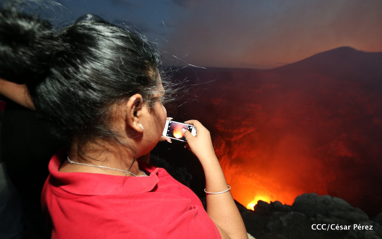El impresionante lago de lava del Volc&aacute;n Masaya