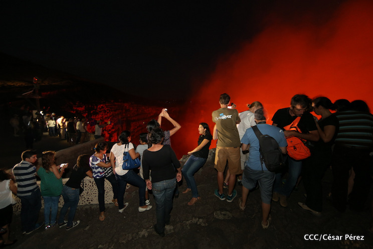 El impresionante lago de lava del Volc&aacute;n Masaya