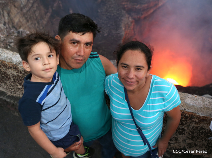 El impresionante lago de lava del Volc&aacute;n Masaya
