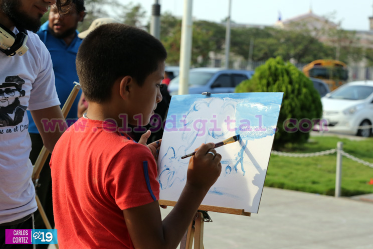 Miles de niños recuerdan a Luis Alfonso Velázquez Flores jugando, cantando y bailando